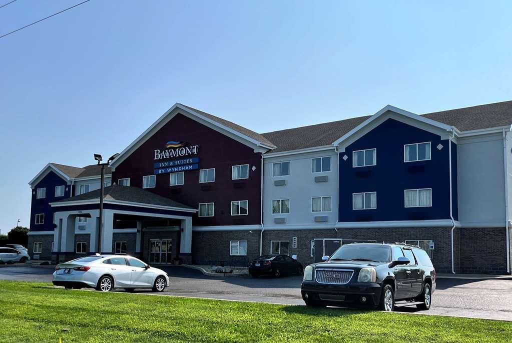 Baymont By Wyndham Indianapolis Northeast Hotel Exterior foto