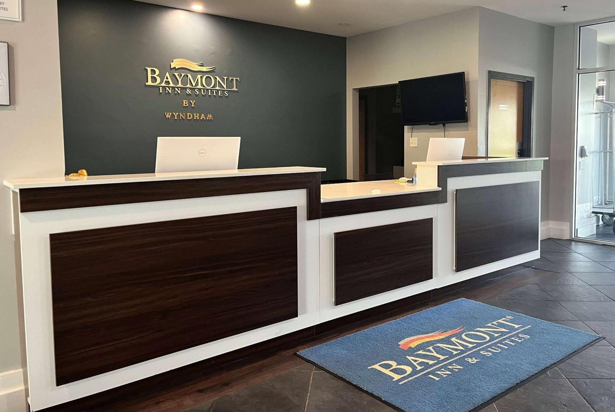 Baymont By Wyndham Indianapolis Northeast Hotel Exterior foto